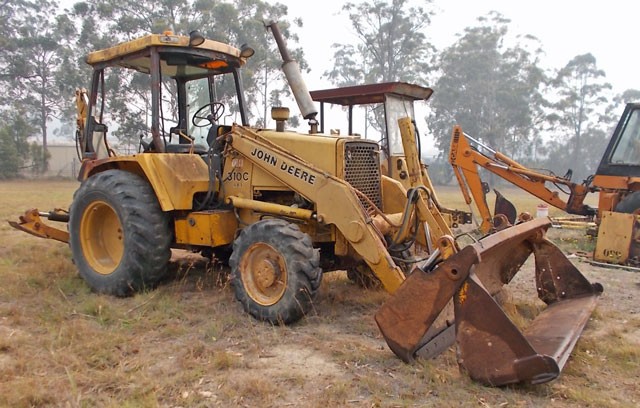 John Deere 310C - GT2360